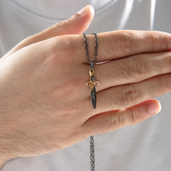 Siyah Pırlantalı Hançer Kolye