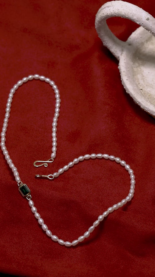 İncili ve Zümrüt Taşlı Unisex Altın Kolye